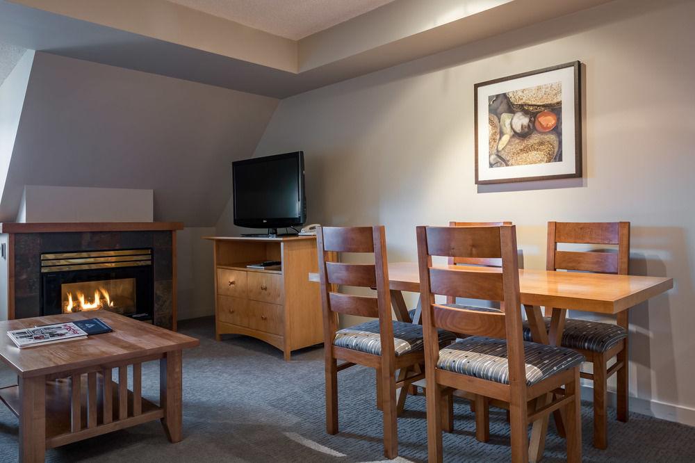 Hotel Peak Whistler